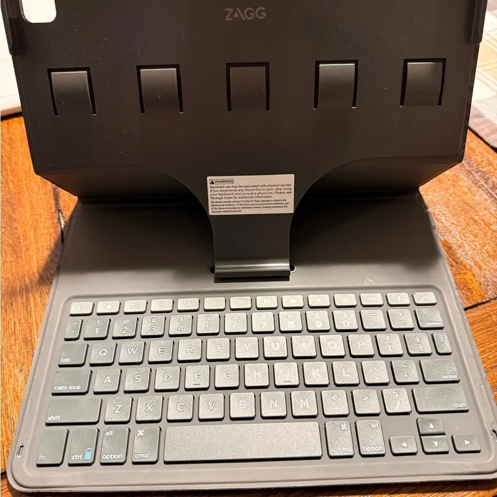 ZAGG Messenger Folio 2 Tablet Keyboard Case Built-in Stand - iPad 10 Gen